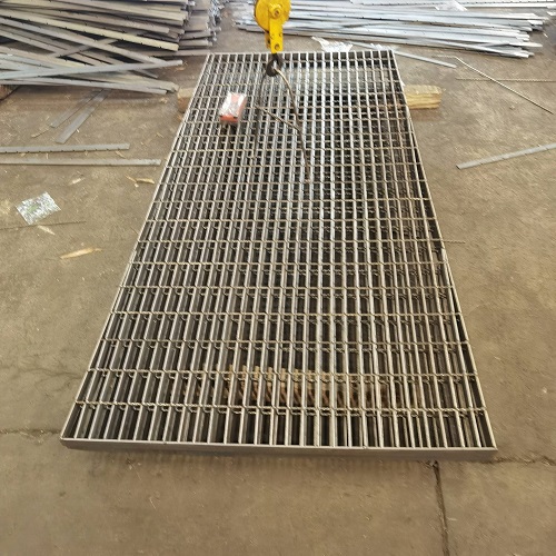 鋼格柵鋼格板G403/30/100：防滑、防腐與高強度