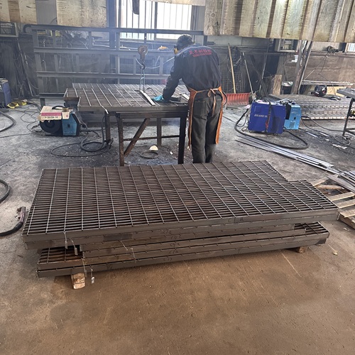 這些高端項(xiàng)目都在用鋼格柵板，你知道嗎