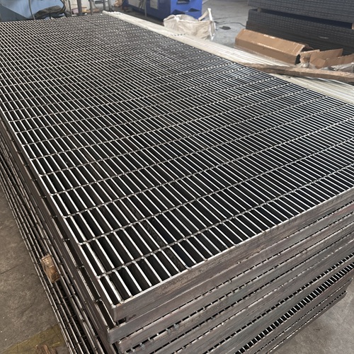 鋼格板采購(gòu)只看價(jià)格？90%的人栽在這一點(diǎn)上